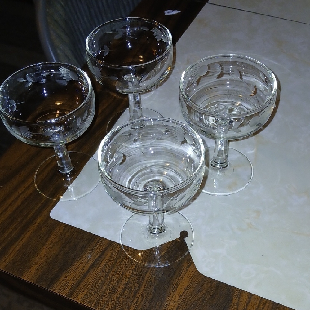 NY Collection Clear Glass Coupe Set